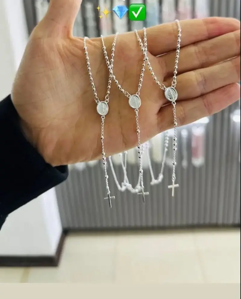 Collares religiosos de plata