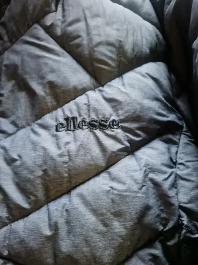 Parka gris con capucha - miniatura 2