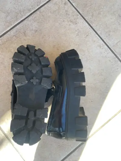 Mocasines negros con cadena - miniatura 3