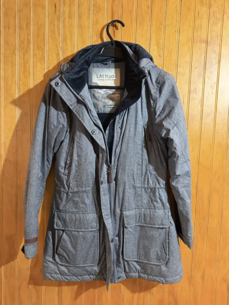 Parka gris con capucha - 1