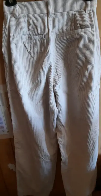 Pantalones de tela a rayas blancas - miniatura 3