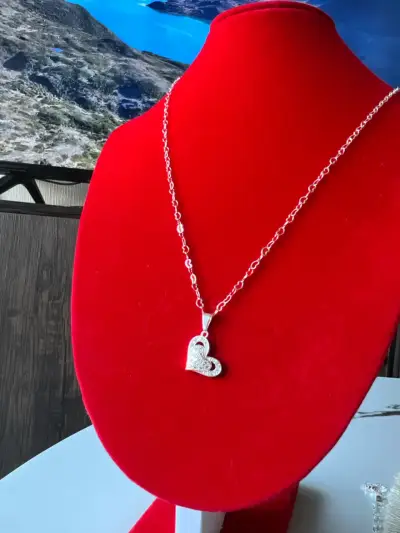 Collar con dije de flor - miniatura 4
