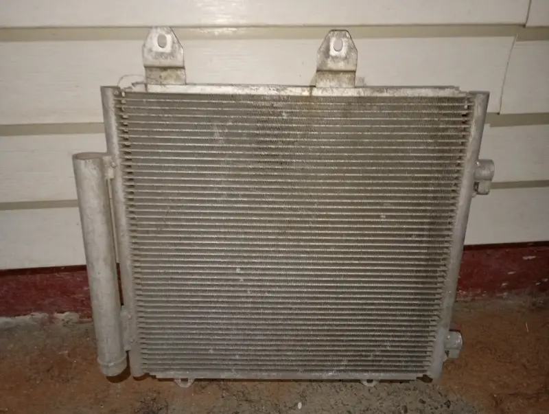 Radiador de auto usado - 1