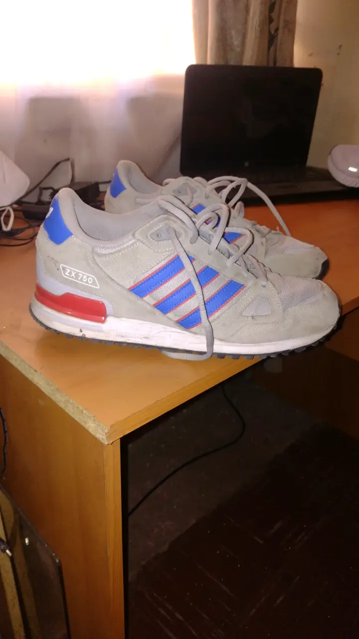 Zapatillas deportivas gris y azul - 1
