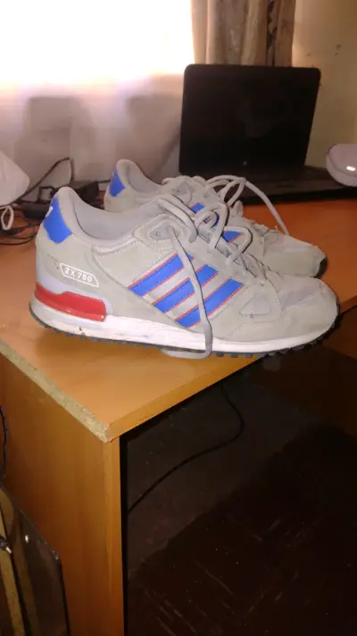 Zapatillas deportivas gris y azul - miniatura 1