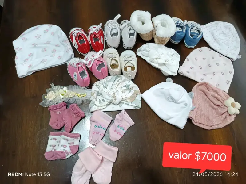 Lote de ropa y calzado de bebé