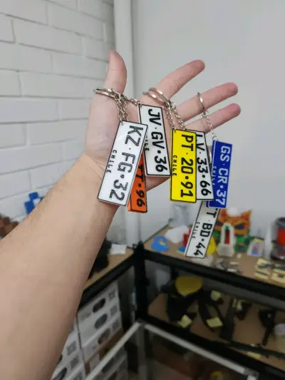 Llavero con patente chilena - miniatura 2