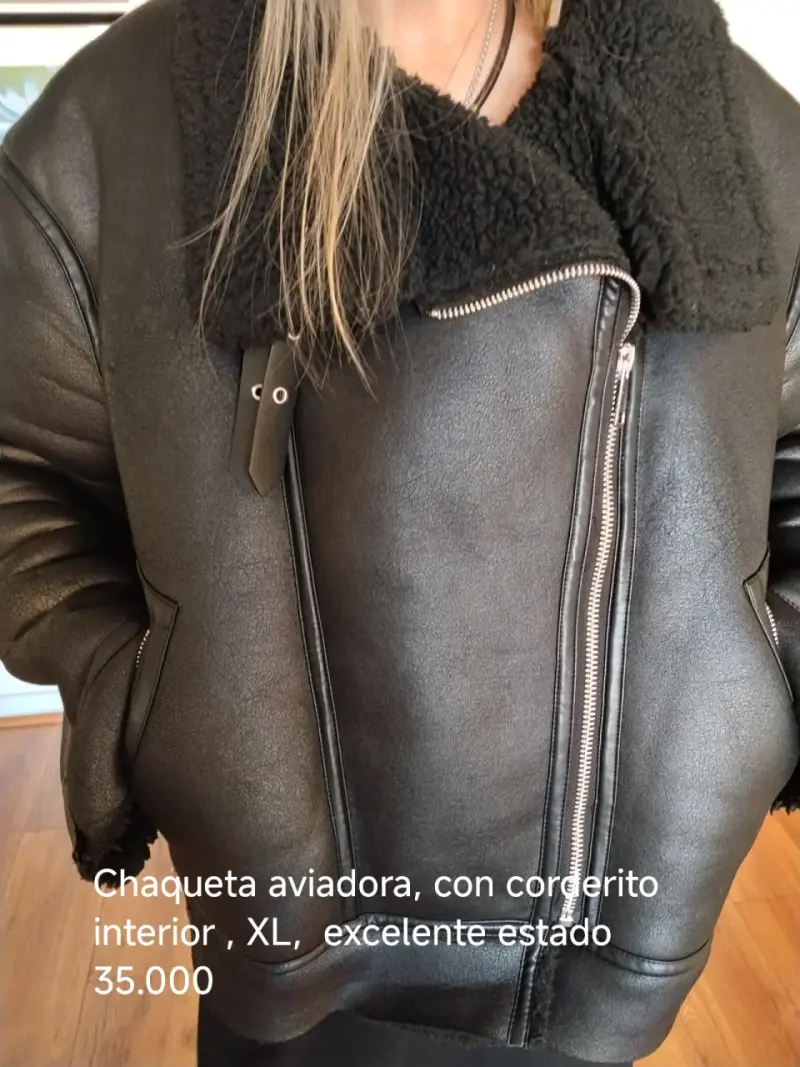 Chaqueta negra con cierre asimétrico - 2