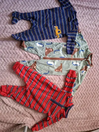 Conjunto de pijamas enteros para bebé - miniatura 1