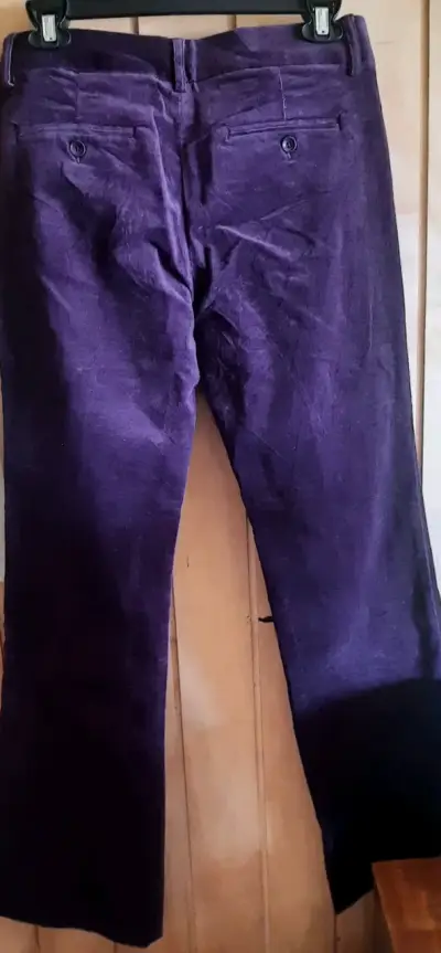 Pantalones morados de terciopelo - miniatura 3