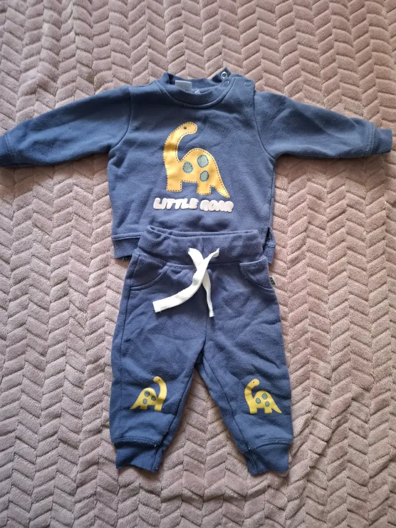 Conjunto bebé con dinosaurios - 2