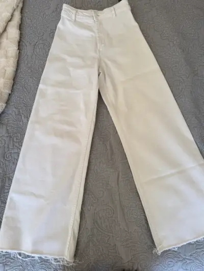 Pantalones de mezclilla blancos - miniatura 1