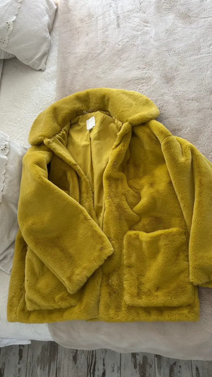 Abrigo de peluche amarillo - 2