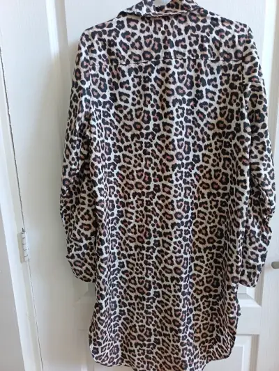 Blusa larga estampado animal print - miniatura 4