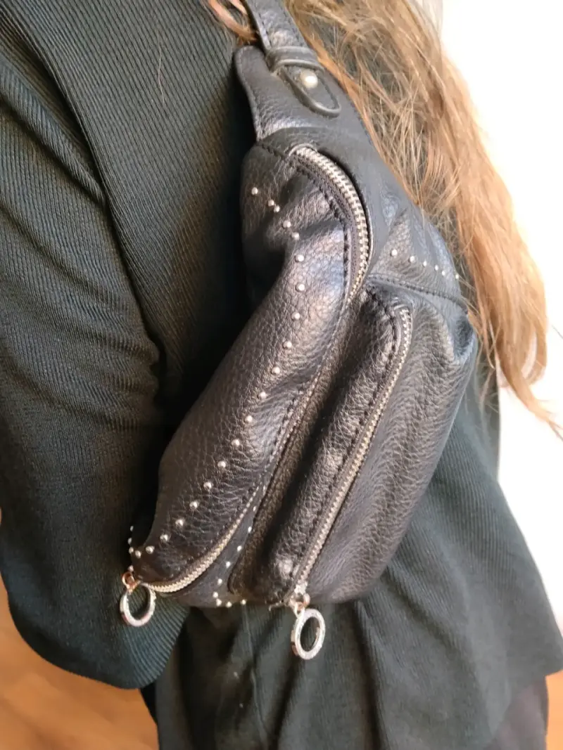 Banano negro con tachas - 1
