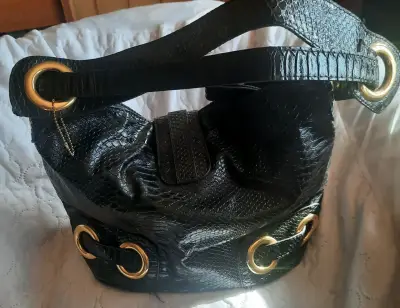 Cartera negra efecto piel de serpiente - miniatura 3