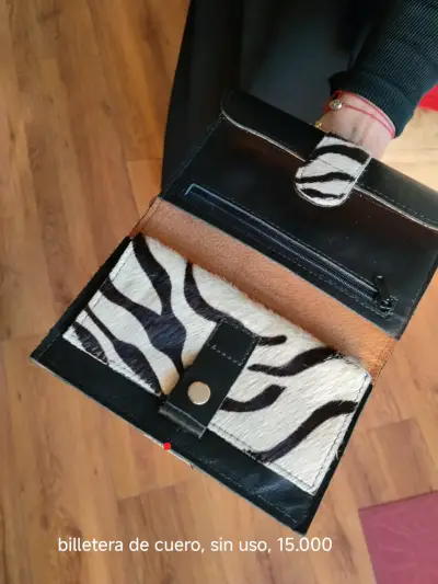 Billetera de cuero estampado cebra - miniatura 1