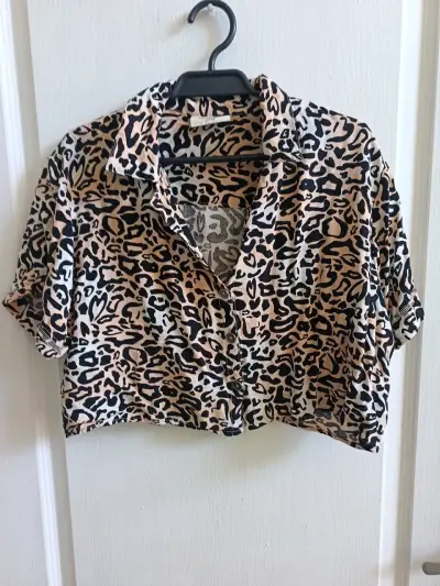 Blusa corta estampado animal - miniatura 1