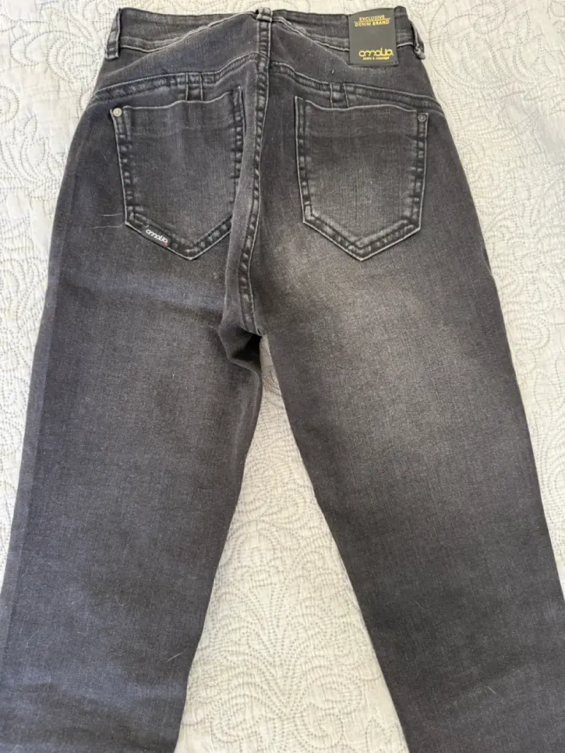 Jeans negros Amalia con mostacillas - 3