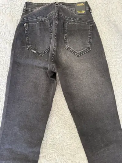 Jeans negros Amalia con mostacillas - miniatura 3