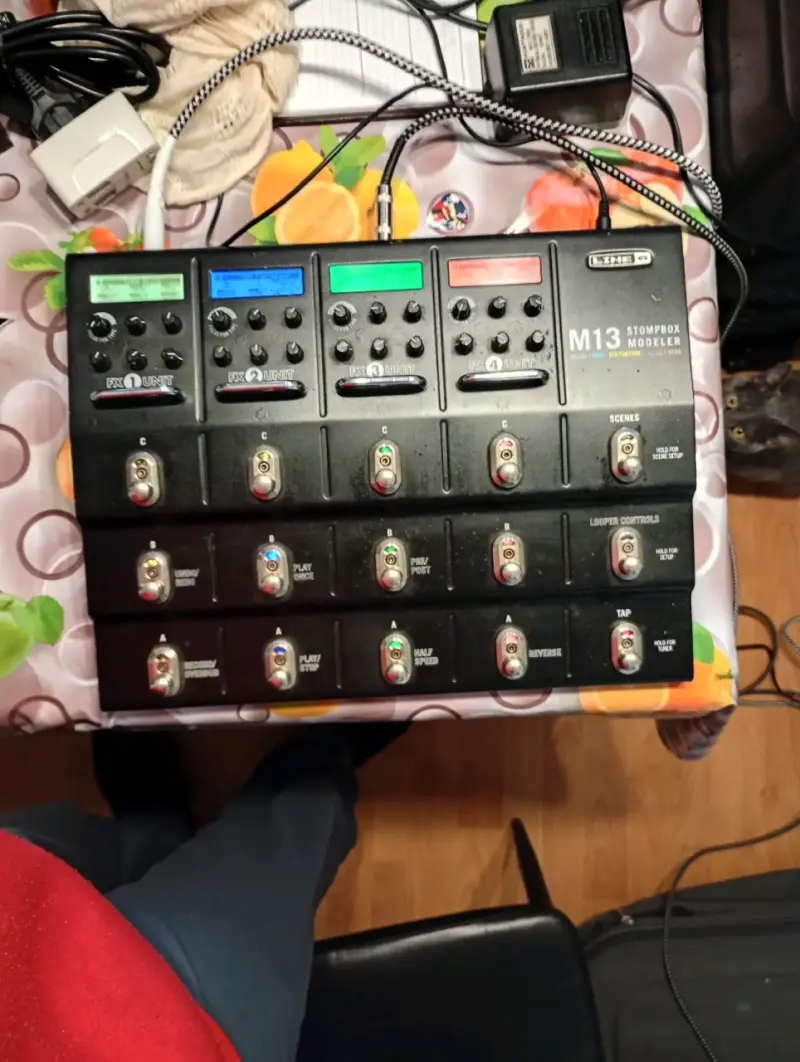 Pedalera Line 6 M13 Stompbox