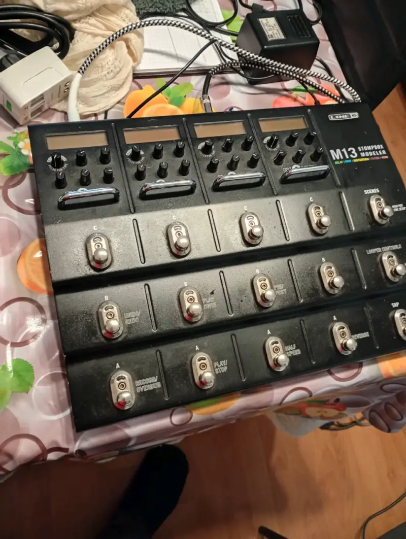 Pedalera Line 6 M13 Stompbox - 3