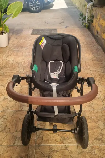 Coche kinderkraft 3 en 1 moov - miniatura 2