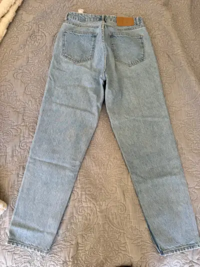 Jeans celestes de tiro alto - miniatura 2