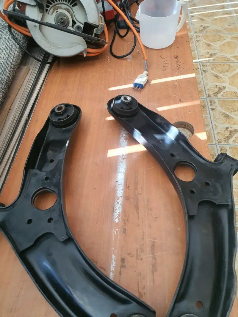 Brazos de suspensión para auto - 2