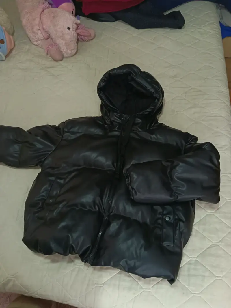 Chaqueta puffa ecocuero con capucha - 3