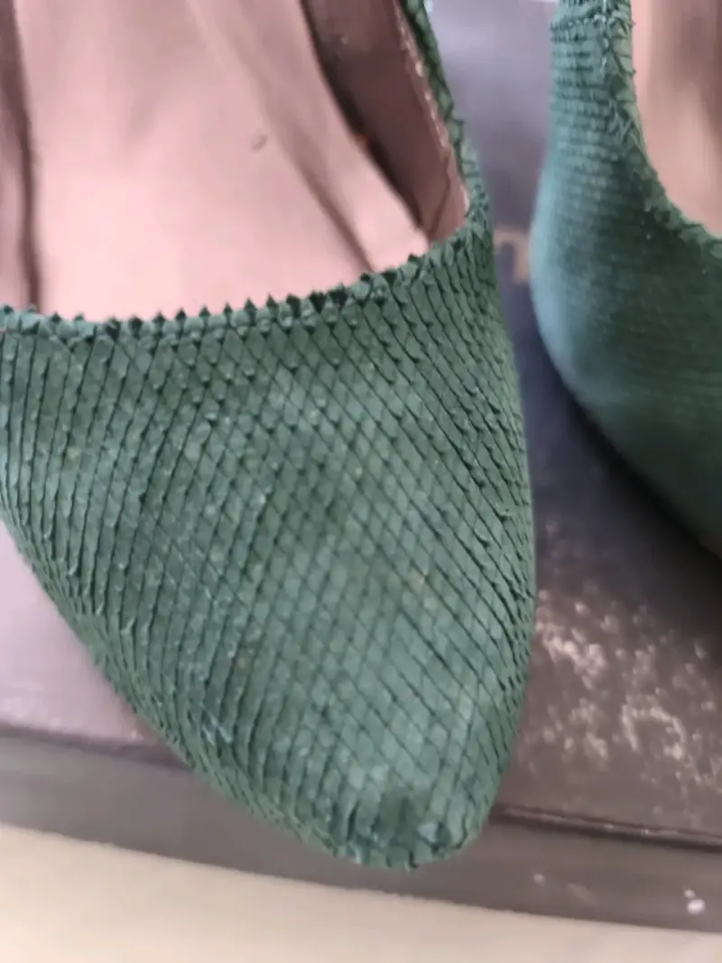 Tacones verdes de gamuza - 4