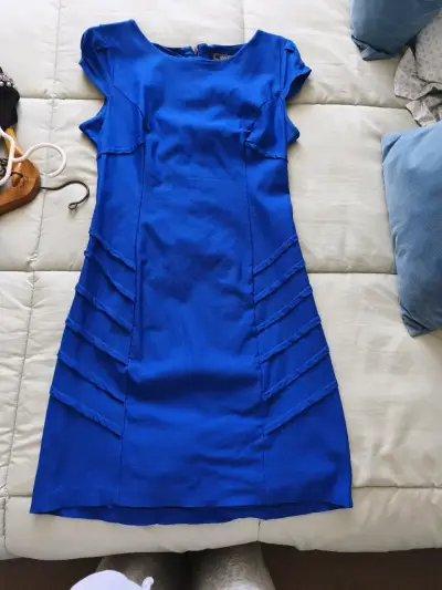 Vestido azul con volantes - miniatura 3