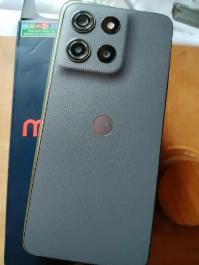 Smartphone Motorola G15 con caja - miniatura 2