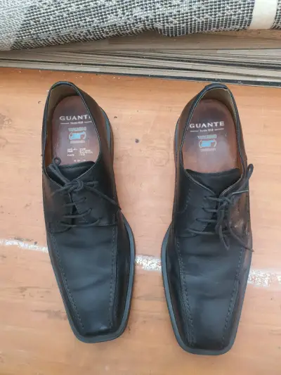 Zapatos de cuero negro numero 41 - miniatura 1