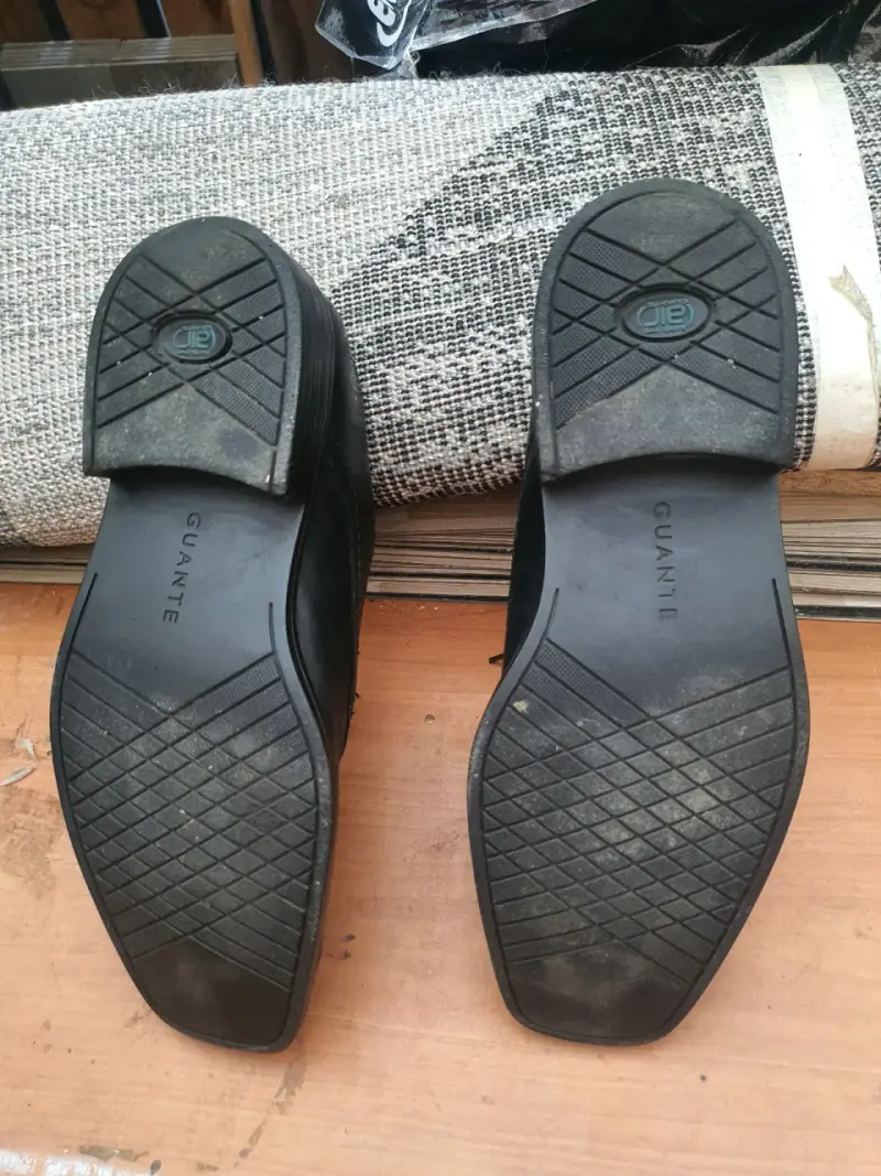 Zapatos de cuero negro numero 41 - 2