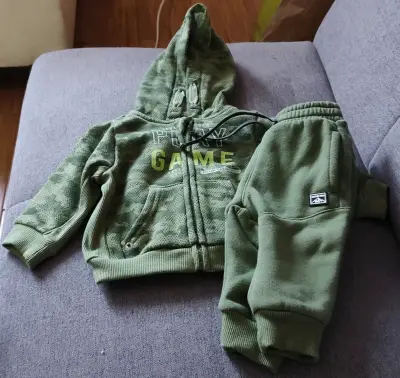 Conjunto infantil camuflado verde - miniatura 1