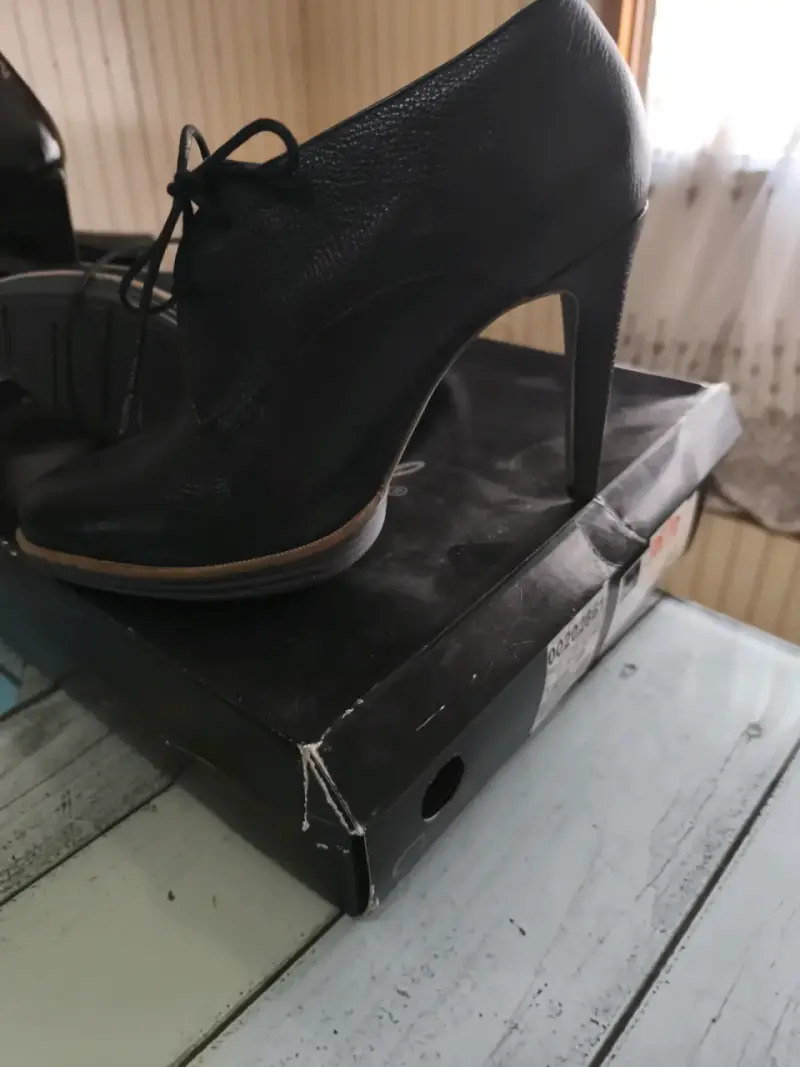 Zapatos de cuero negros con taco - 2