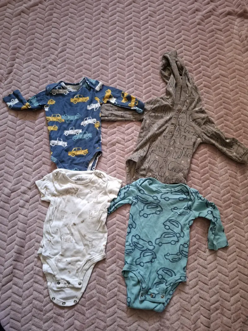 Set de bodies de bebé variados