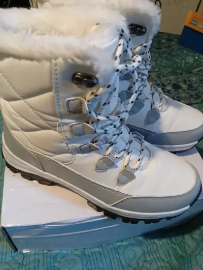 Botas de invierno blancas con forro - miniatura 1