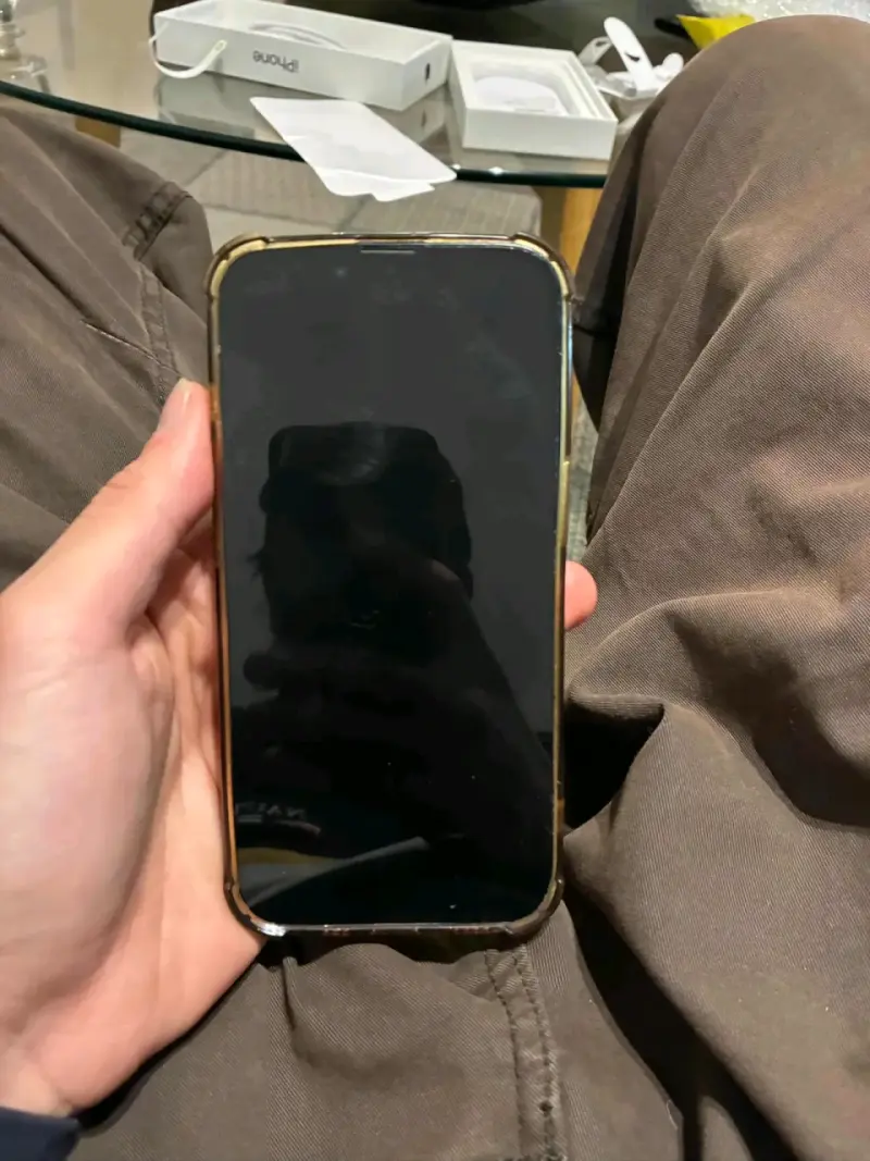 iPhone 14 - 1