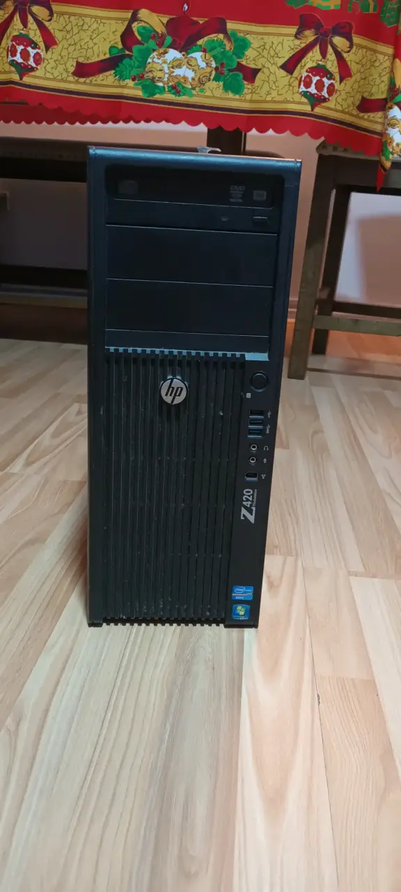 Torre HP Z420 Xeon - 1