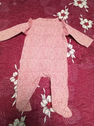 Pijama rosa para bebé - miniatura 2