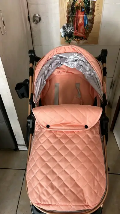 Coche de bebé rosado - miniatura 3