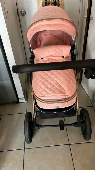 Coche de bebé rosado - miniatura 4