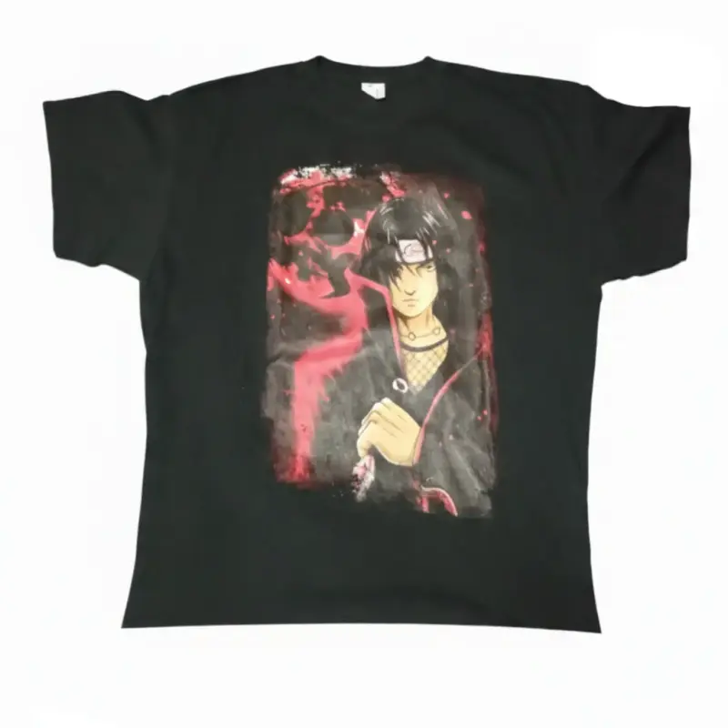 Polera negra con diseño anime - 1