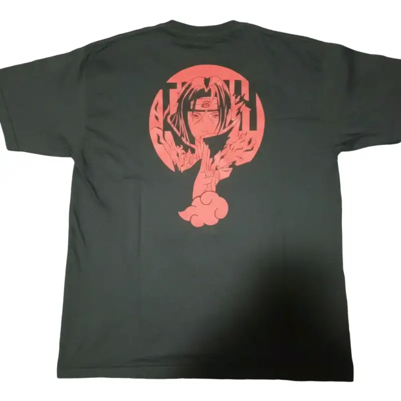Polera negra con diseño anime - 2