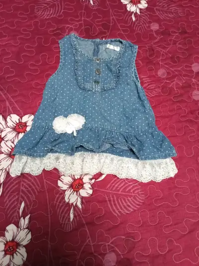 Vestido denim infantil con encaje - miniatura 1
