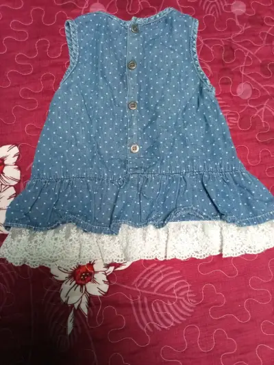 Vestido denim infantil con encaje - miniatura 2