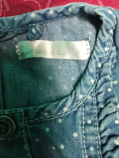 Vestido denim infantil con encaje - miniatura 3