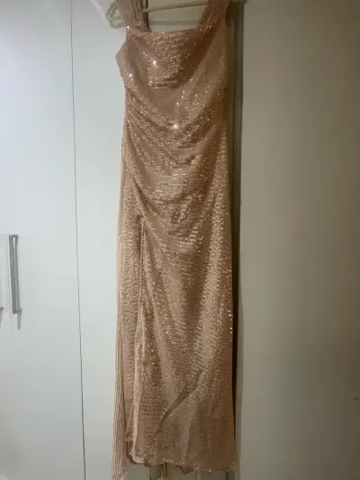 Vestido largo dorado brillante - miniatura 1